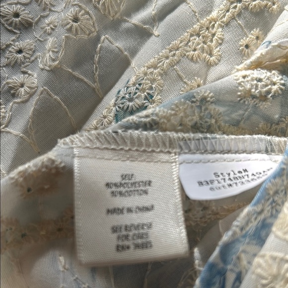 Adiva Cream and Blue Floral Button Down Shirt - Picture 7 of 8